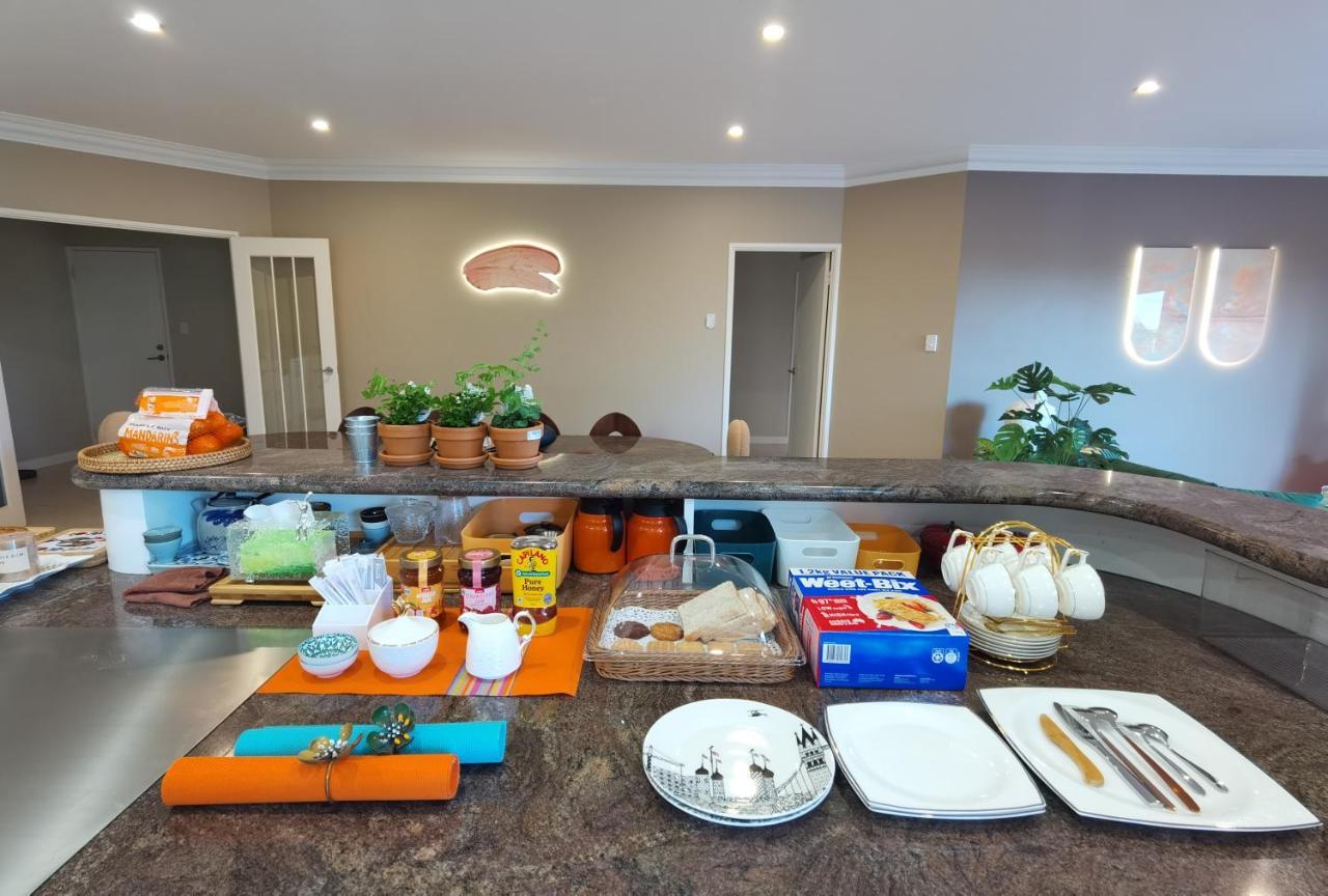 Sunny Ocean View Retreat Apartment เพิร์ท ภายนอก รูปภาพ